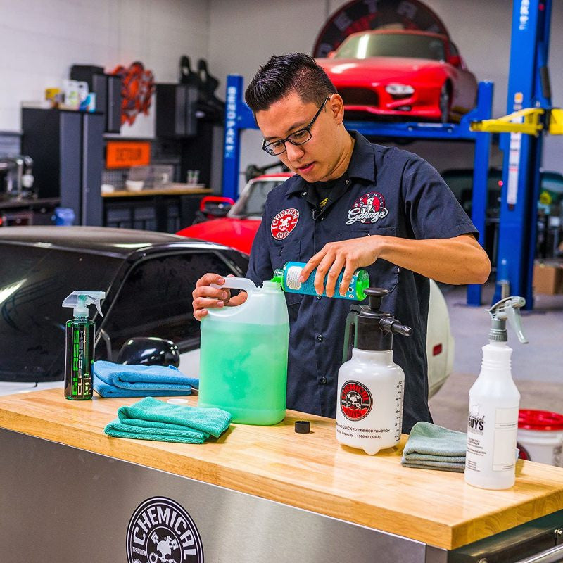 Chemical Guys EcoSmart Hyper Concentrated Waterless Car Wash & Wax - 16oz - Pouring