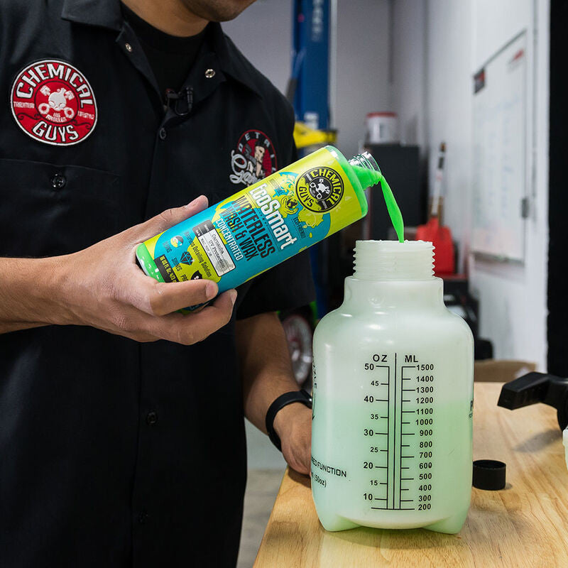 Chemical Guys EcoSmart Hyper Concentrated Waterless Car Wash & Wax - 16oz - Mixing